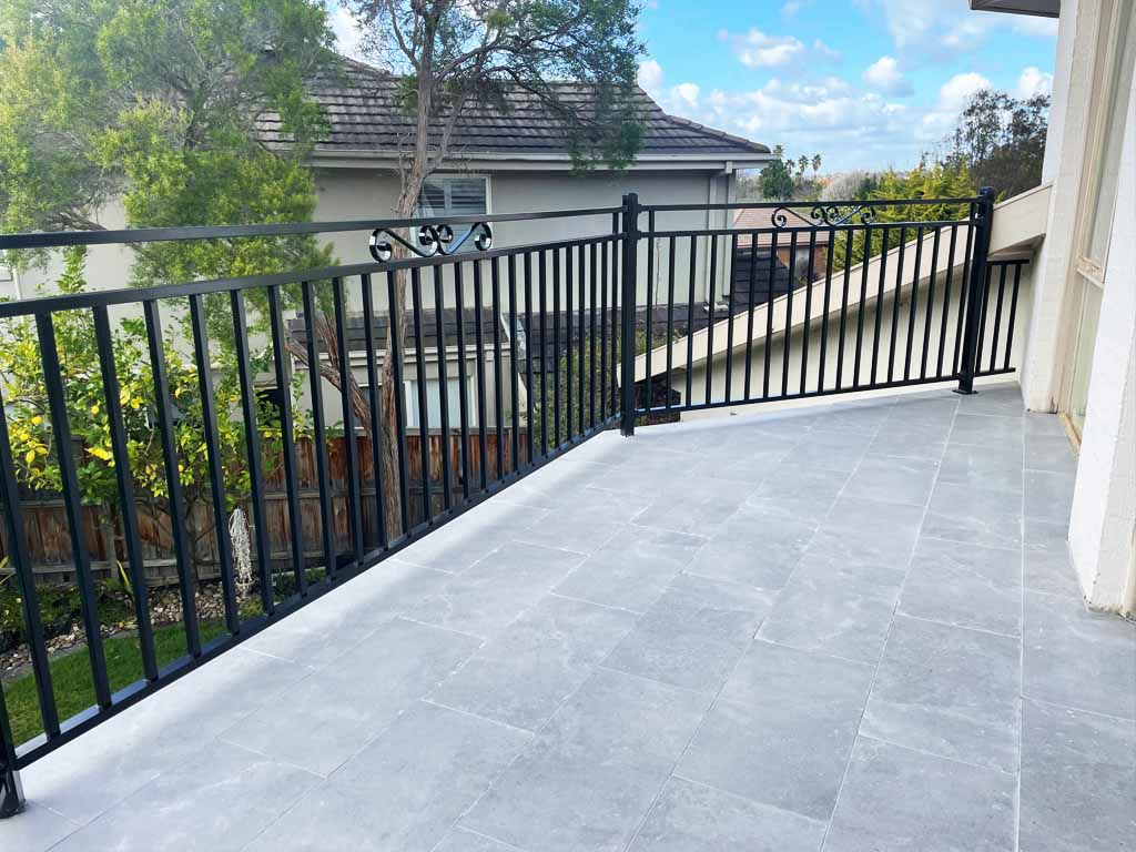 Powder-coated steel balustrades with scrolls - Templestowe