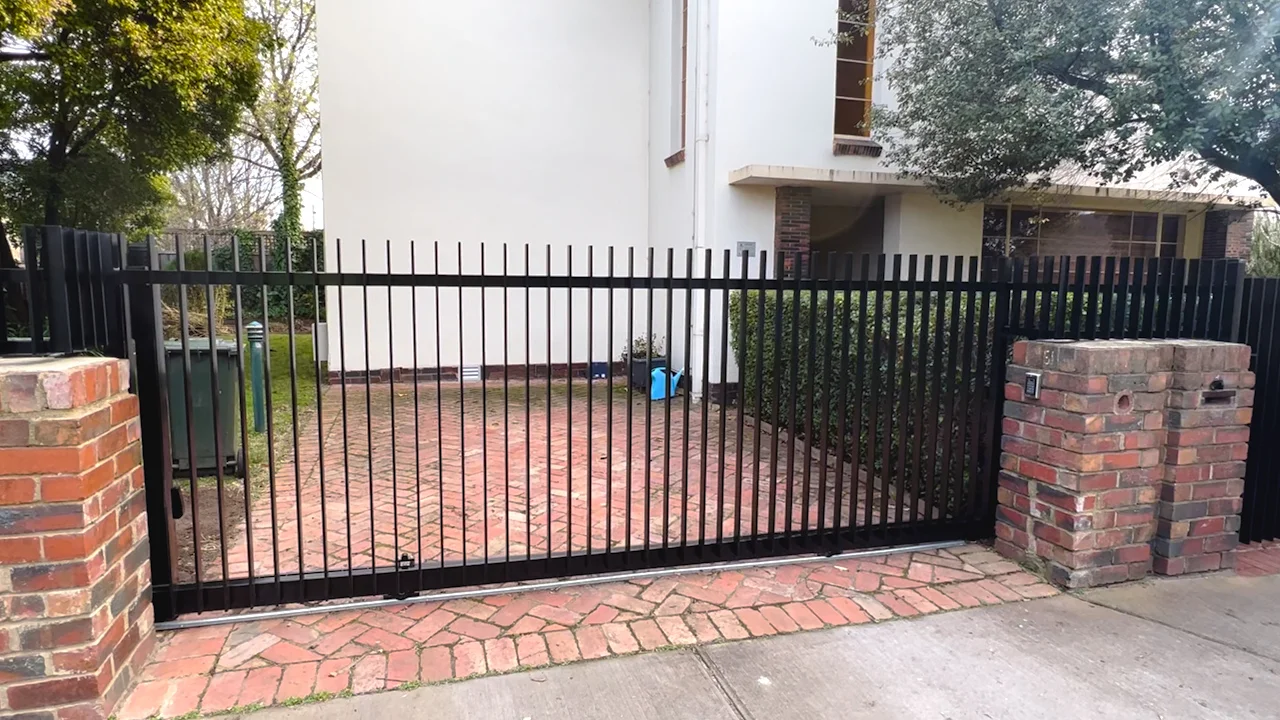 Automatic sliding gate - Armadale